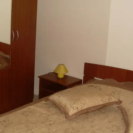 Red Apartament Militari 5 * Bucharest