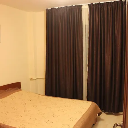 Red Apartament Militari 5 Bucharest
