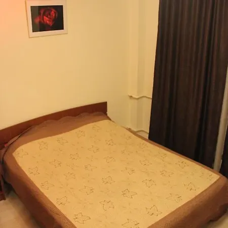 Red Apartament Militari 5 Apartment Bucharest