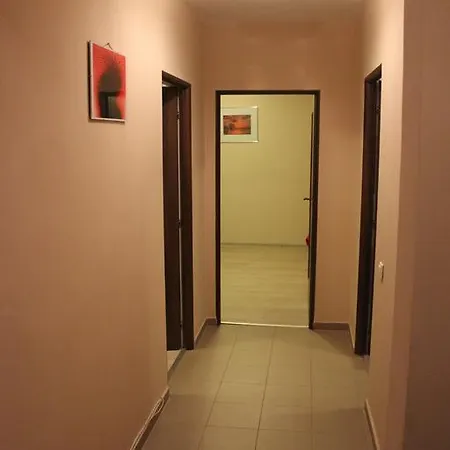 Red Apartament Militari 5 Apartment Bucharest